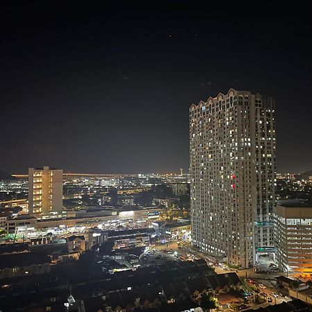 Ferienwohnung New 6Pax Soho Near Usm & Spice Arena & Airport Bayan Lepas Exterior foto