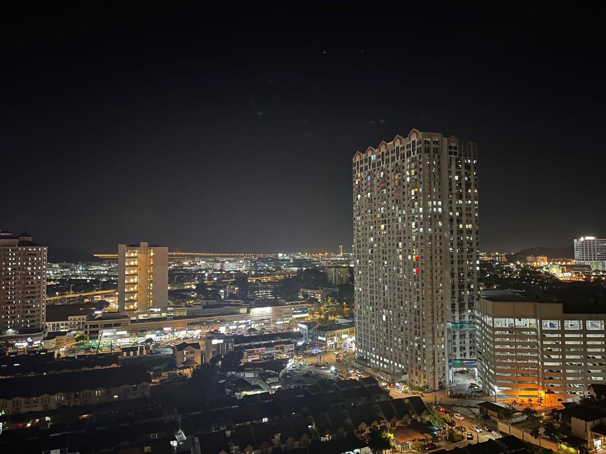 Ferienwohnung New 6Pax Soho Near Usm & Spice Arena & Airport Bayan Lepas Exterior foto
